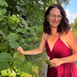 Tanja Rüdiger - Yogalehrerin, Theta Healerin,  Coach Into Beeing i.A.